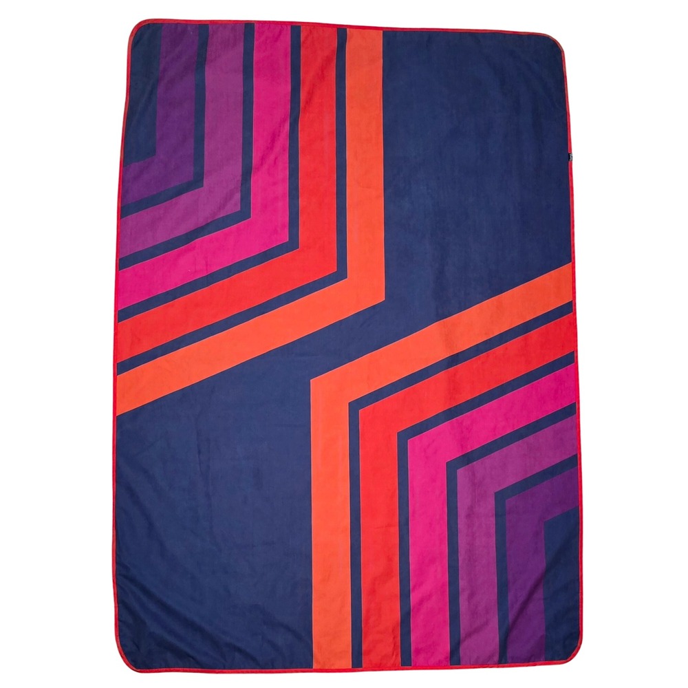 Rumpl Everywhere Mat Outdoor Picnic Beach Blanket Navy Red Geometric 52x75